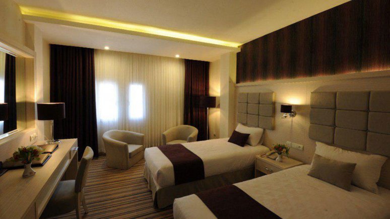 اتاق دو تخته توئین 2 هتل هویزه تهران